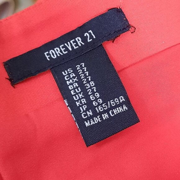 Forever 21 Structured Shift Mini Skirt w/ Patch Pockets NWOT! - Red, Size S - Picture 10 of 14